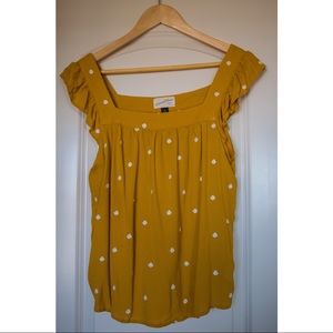 Universal Thread embroidered top